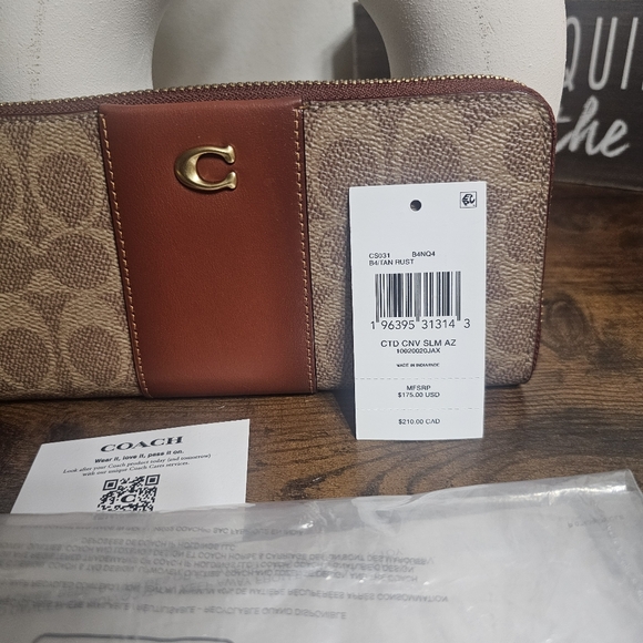 Coach Signature Wallet in Tan/Rust - Picture 5 of 12